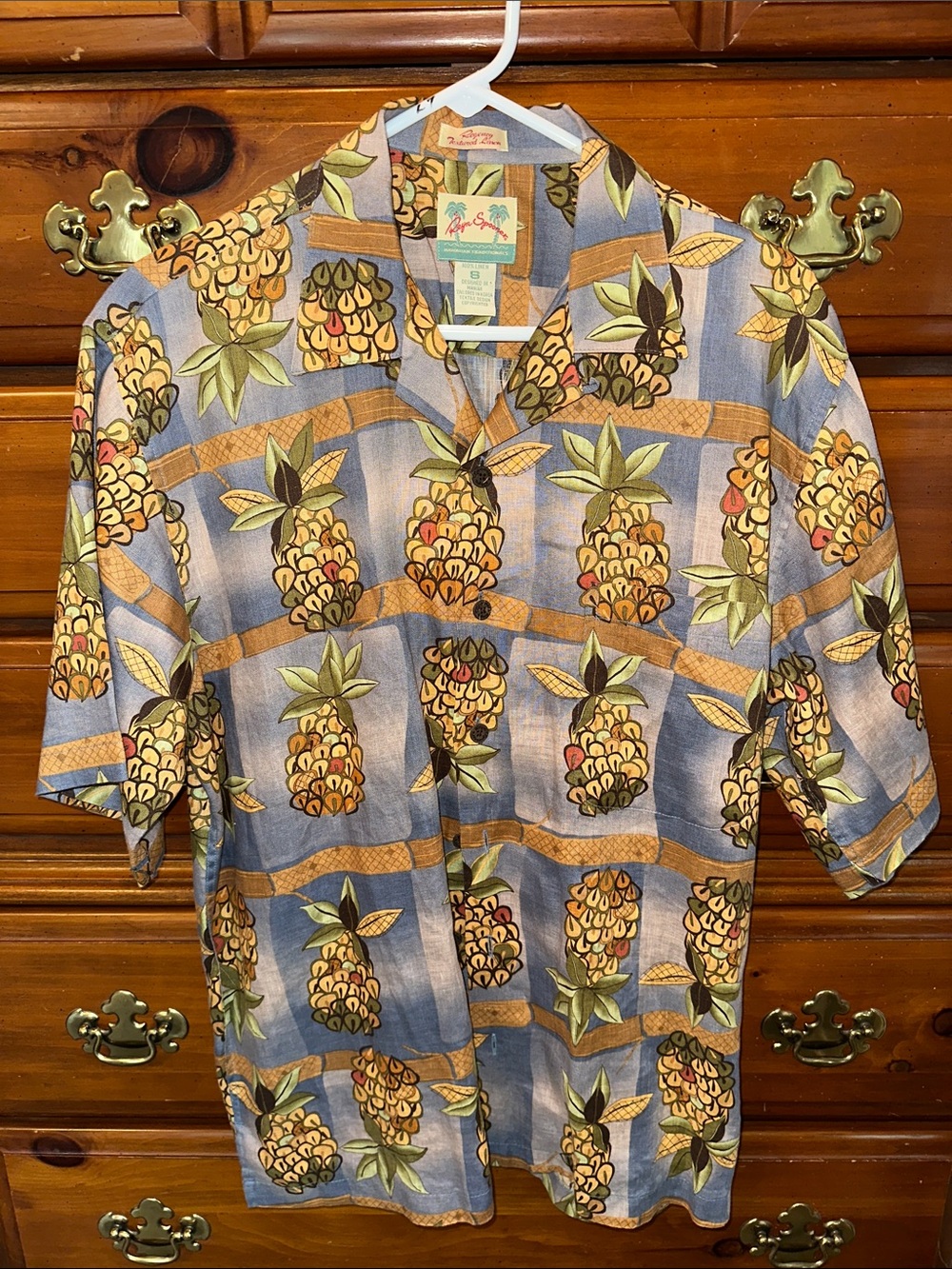 Reyn Spooner Hawaiian Traditionals 100% Linen Size Small Vaca Men’s Shirt NWOT